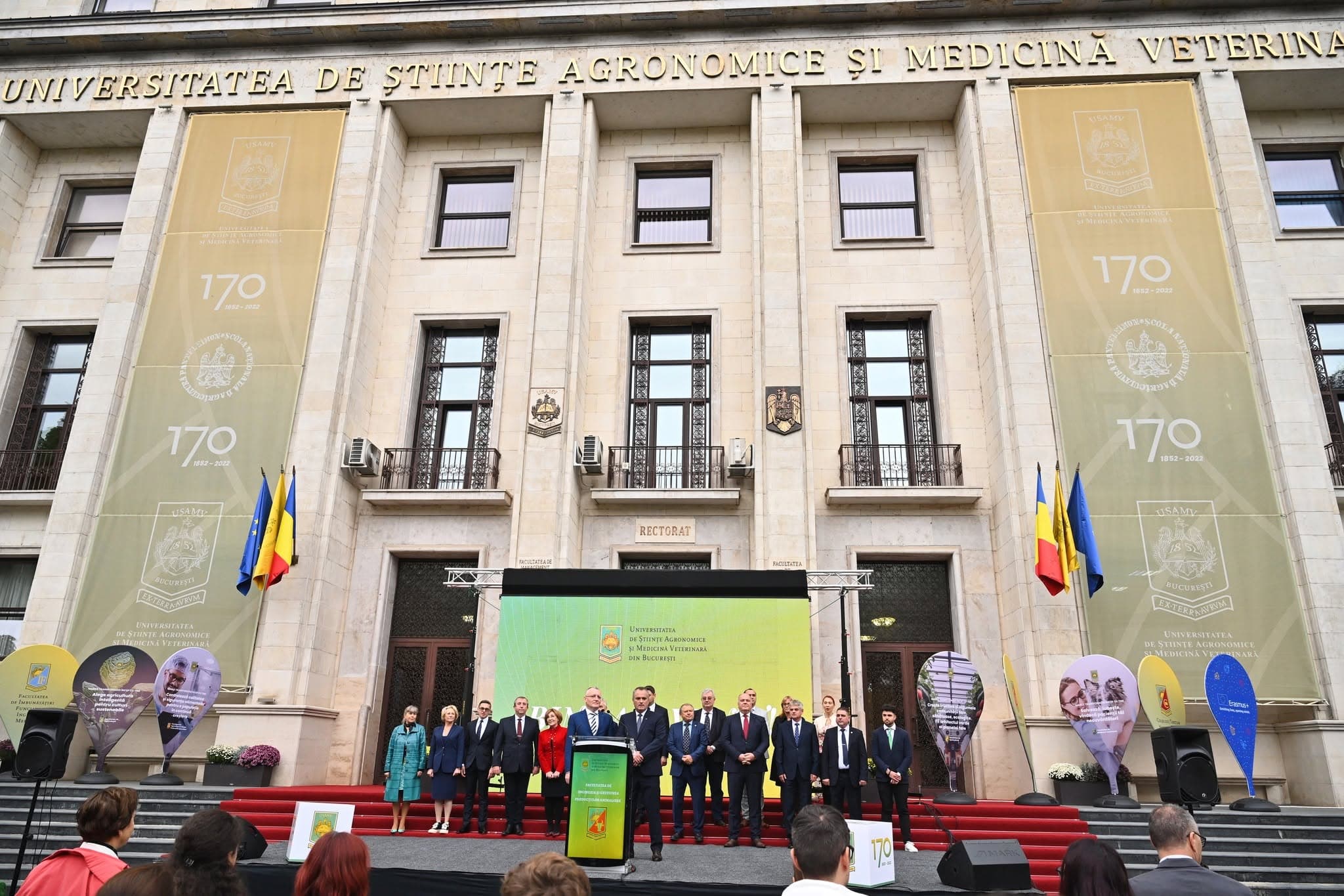 Studenți și companii, distanța dintre educație și piața muncii